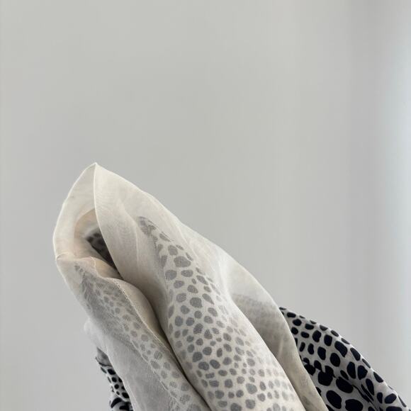 Vintage 1980s Jones New York 100% Silk Blouse Size 6 - Picture 5 of 5